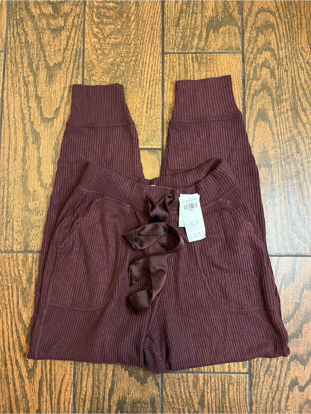 Abercrombie & Fitch Ribbed Burgundy Sleep Top